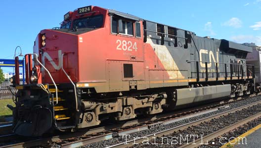 Locomotive CN2824 left side / coté gauche